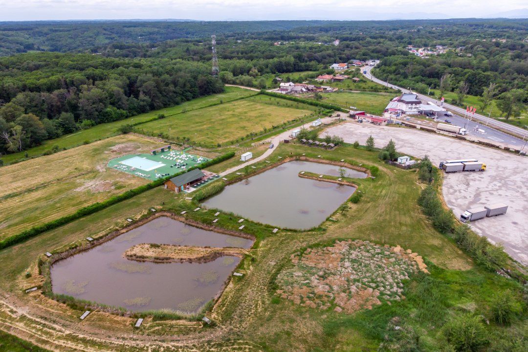 Afacere functionala - MOTEL si CAMPING cu terasa, piscina si lacuri pescuit - Poză 14