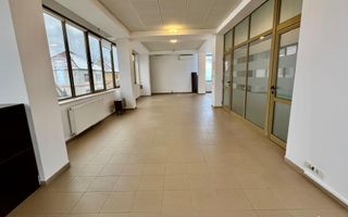 Spatiu de birouri/comercial de închiriat - Poză 2