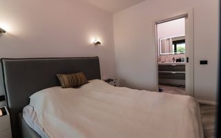 VILĂ MODERNĂ DE LUX CU PISCINĂ, FOTOVOLTAICE ȘI FOIȘOR – BREAZA - Poză 45