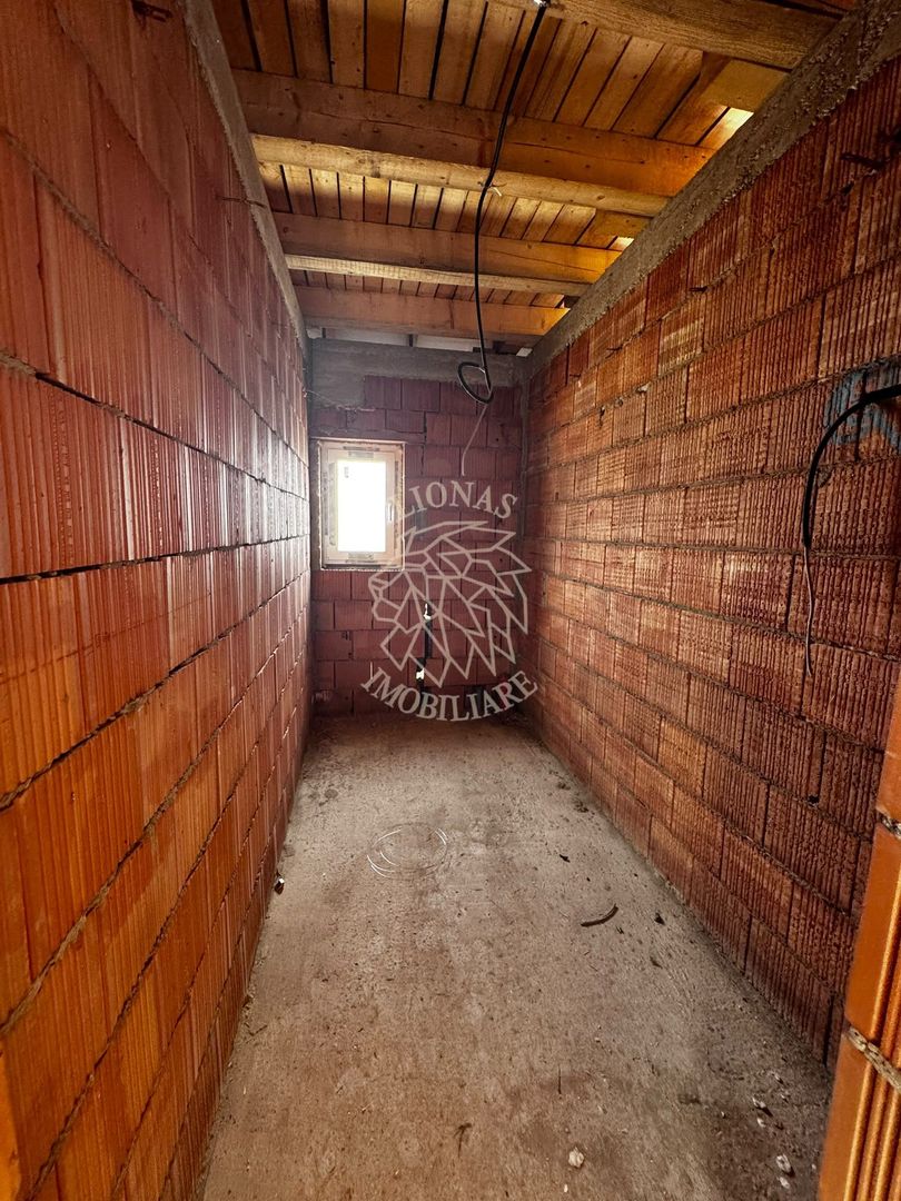 Casa Finisata 4 camere 107 mp-terasa-teren 388 mp-Aerodrom - Poză 6