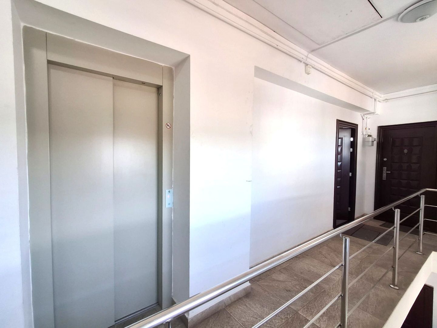 De Vanzare Apartament 4 camere  Militari  Residence - Poză 1