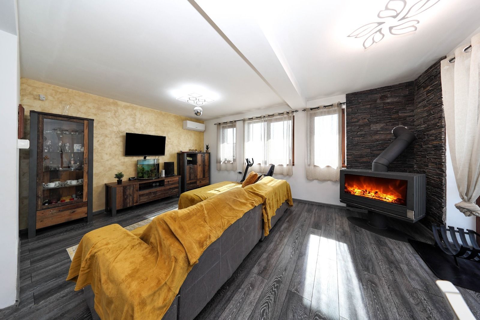 Casă Individuală Modernă de Vânzare | Sânpetru, Brașov - Poză 2