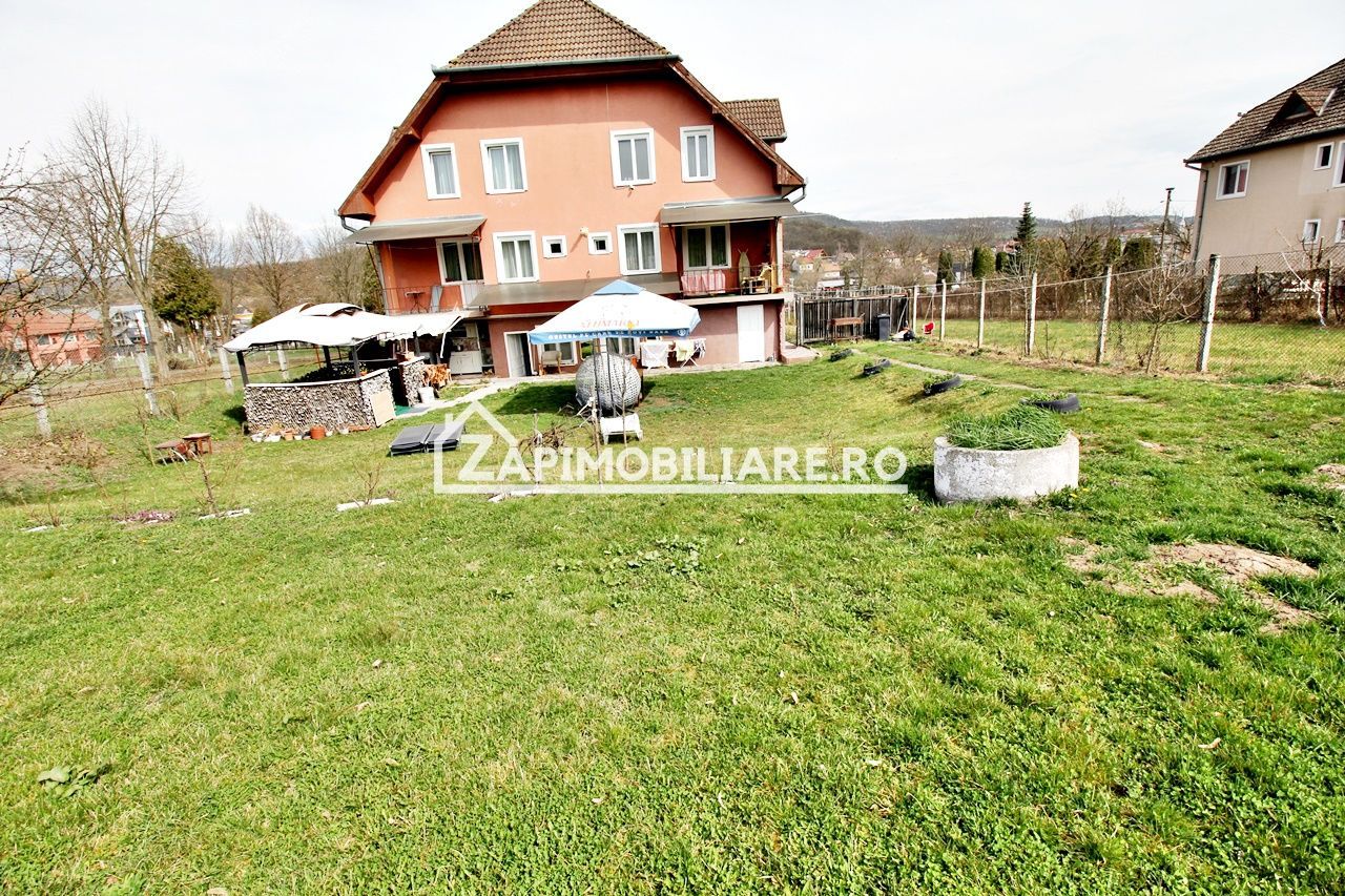 Casa 4 camere,4 bai,1 bucatarie,1 living,120 mp,500mp teren - Poză 12