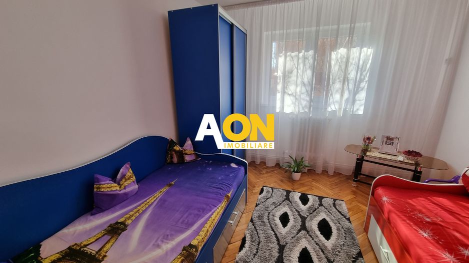 De vanzare apartament 5 camere, etaj intermediar, Cetate - Poză 3
