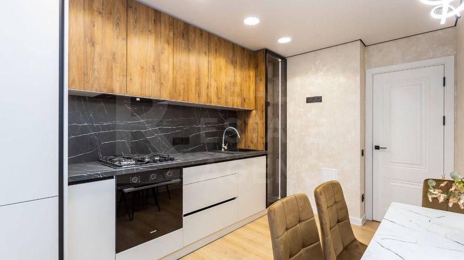 Vânzare, apartament, 2 camere, str. Ginta Latină, Ciocana. - Poză 1