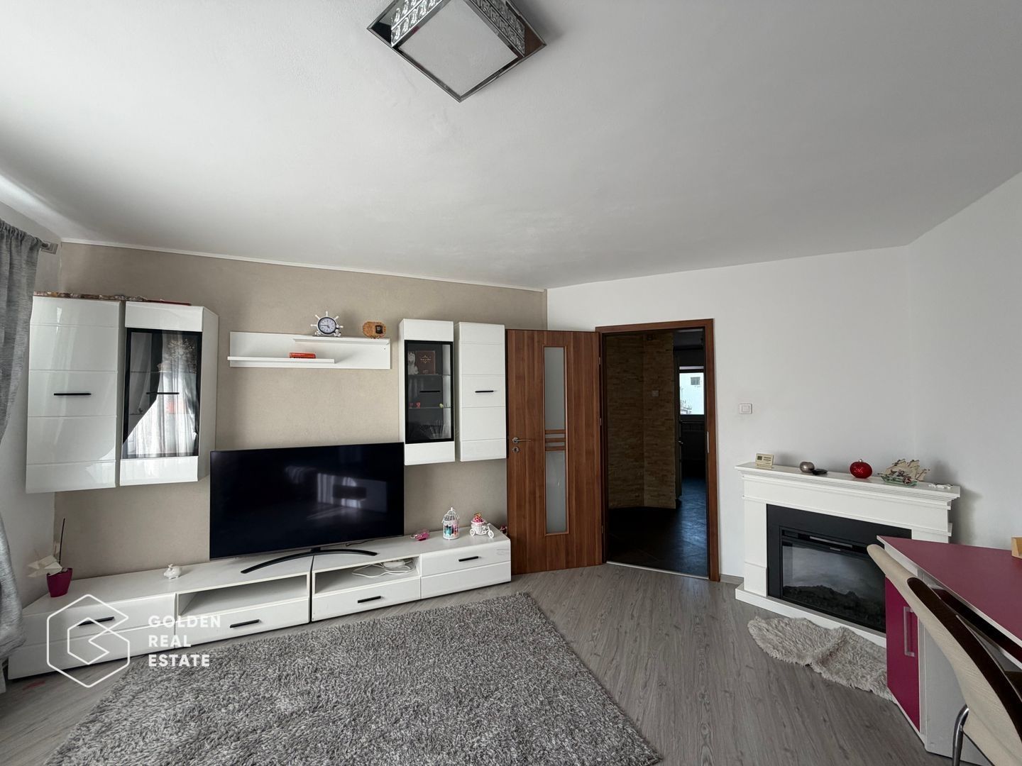 Apartament 2 camere decomandat, Micalaca, zona 300 - Poză 2