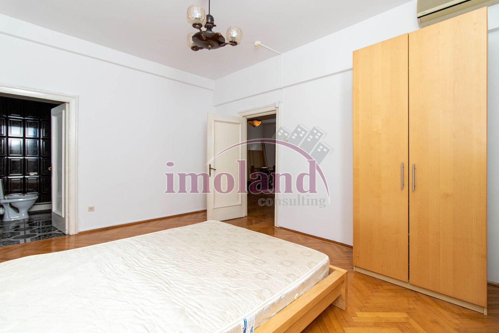 Inchiriere - Rezidenta/Birouri - Vila cu curte - Aviatorilor - Poză 17