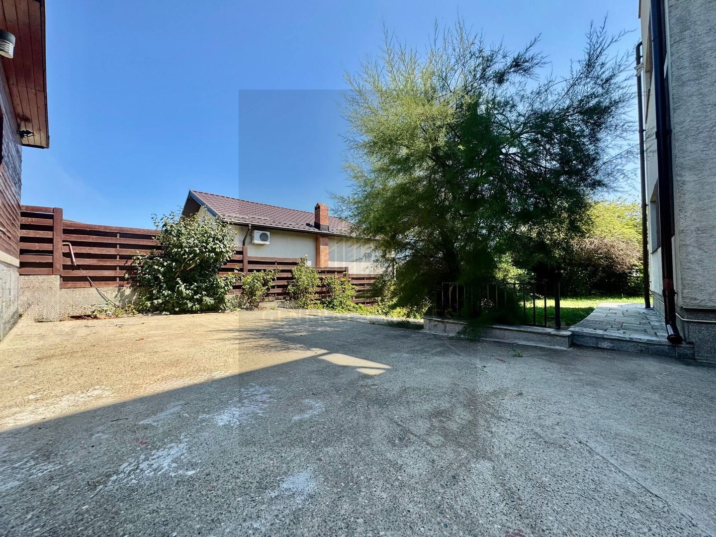 Vînzare Casă în 3 Nivele -Hlincea - 343 m.p. - Poză 3