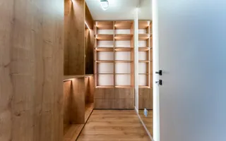Apartament ultrafinisat / etaj intermediar / Zona Terra - Poză 18