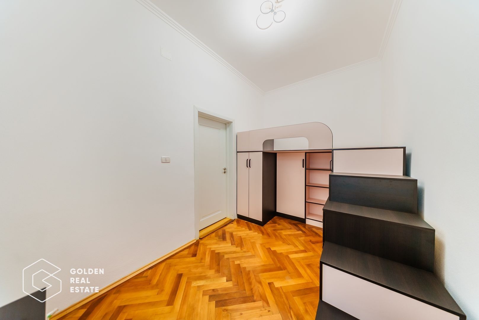 Apartament ultracentral, 2 camere, curte cu acces auto - Poză 7