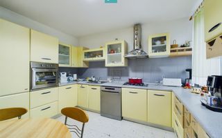 Casă situată Central în Dumbrăvița - Poză 14