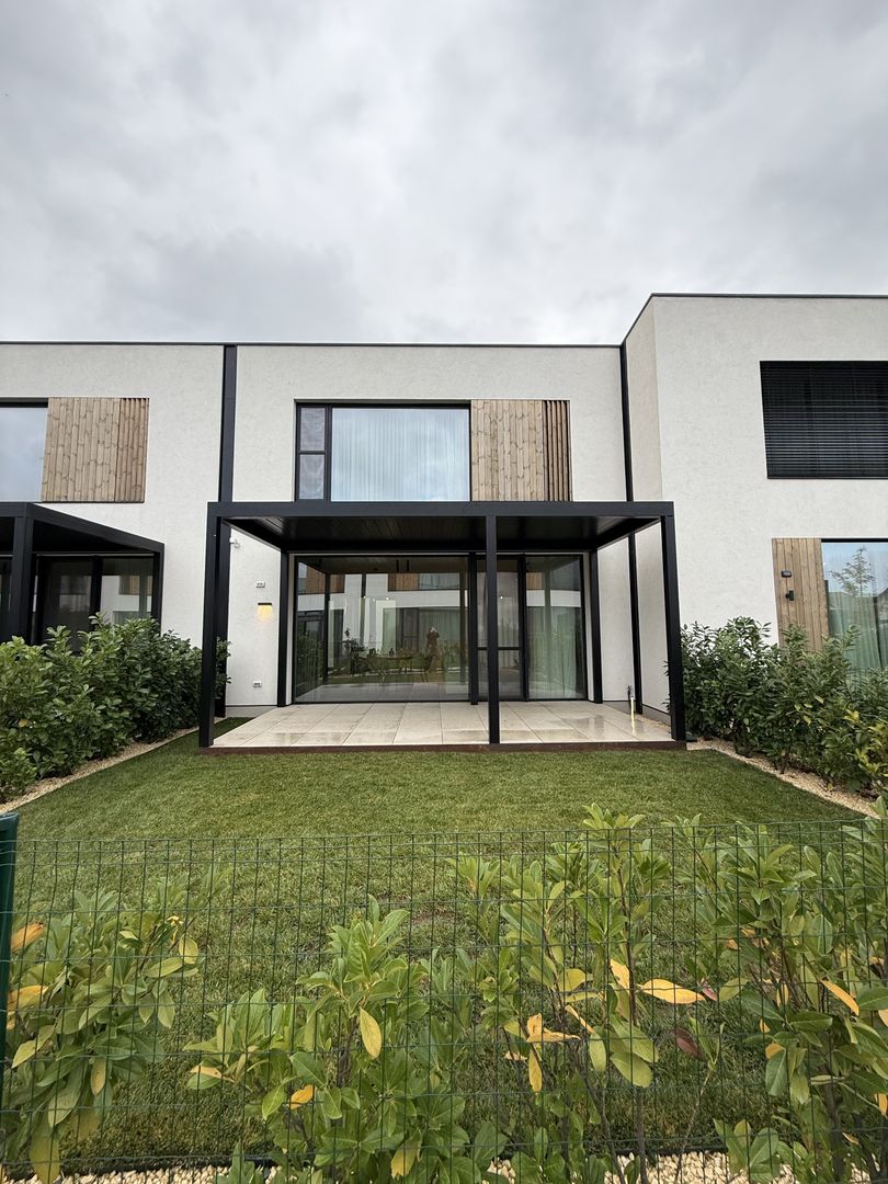 Vila tip UV03 mobilata complet in Amber Forest-prima inchiririere - Poză 2