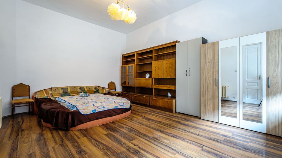 Apartament cu două camere central. - Poză 1