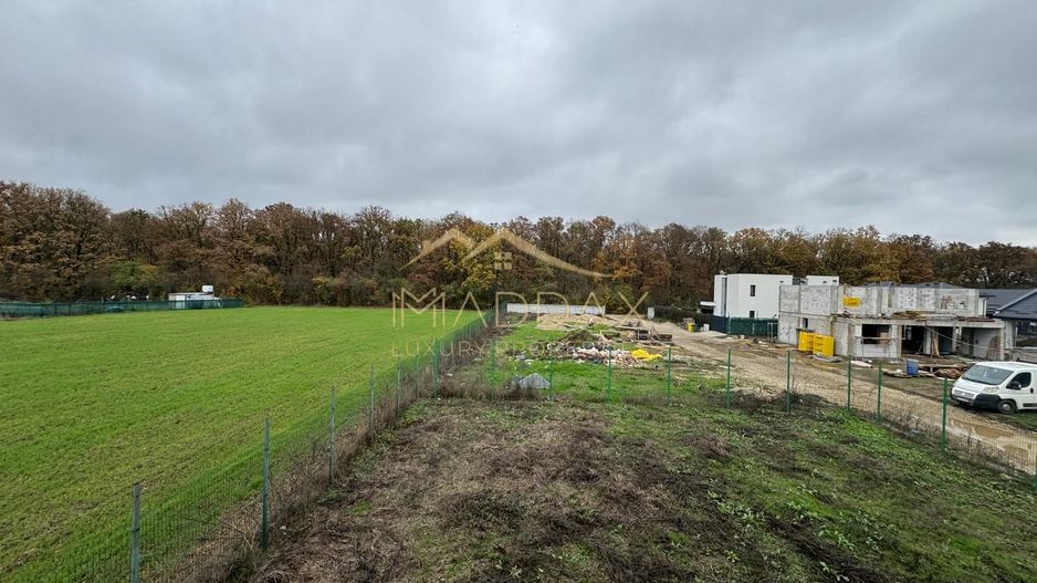 Maddax Luxury Properties vă propune spre vânzare un lot de teren în Balotești - Poză 6
