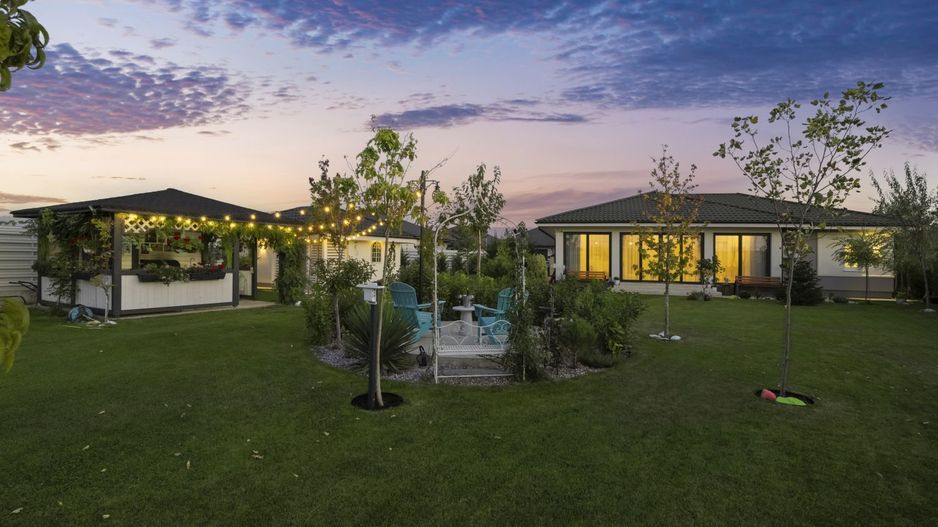 Langa Padure si lac, Vila P+Pod , 900mp teren,  terasa 40mp,  complex securizat - Poză 56