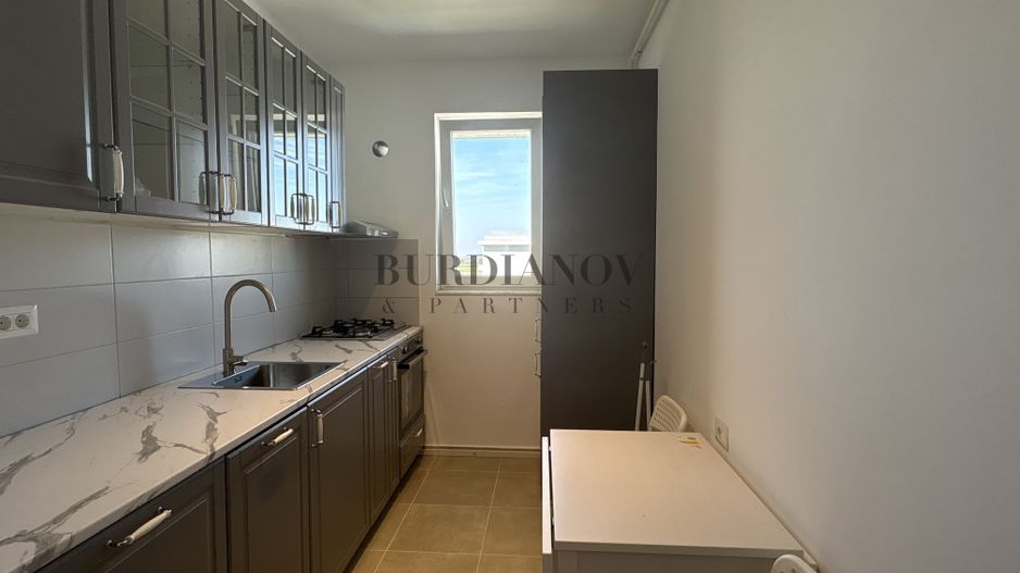 Apartament cu 3 camere 2 băi de închiriat Prelungirea Ghencea - Poză 3