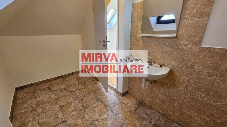 🏢 Spațiu de birouri – 5 camere, 3 băi – Mansardă vilă, Central - Poză 14