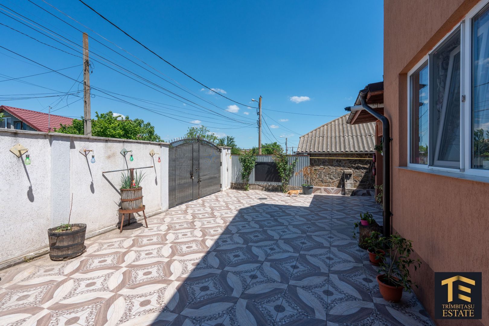 Casă P+M Năvodari | 6 camere | Curte superb amenajată - Poză 4