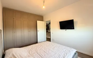 casa cocheta cu 4 camere, P+1E+M, complet mobilata si utilata - Poză 12