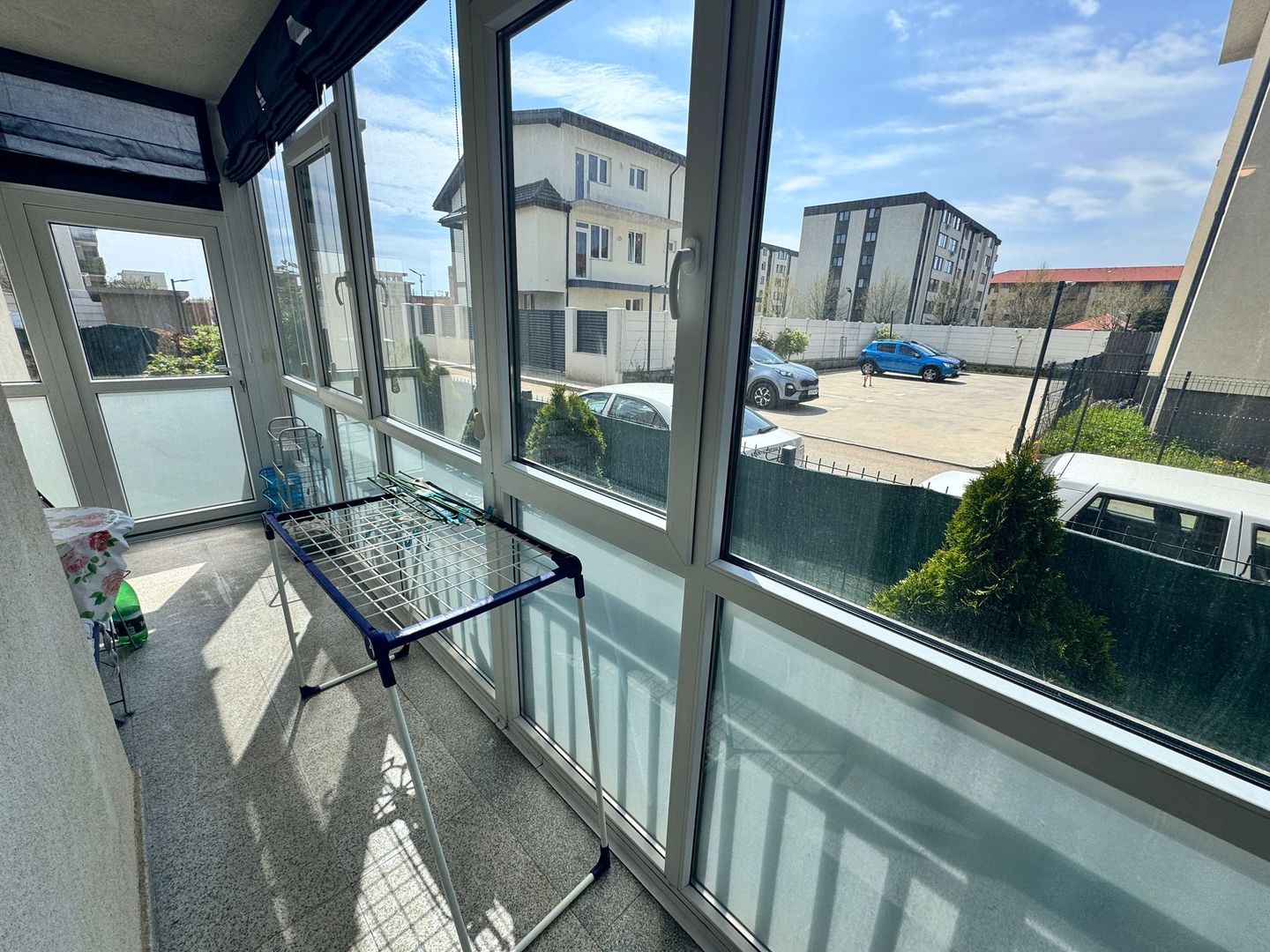 AP. 2 CAMERE, - CURTE 70 MP, BUCATARIE INCHISA, PARCARE INCLUSA, LIBER - Poză 9