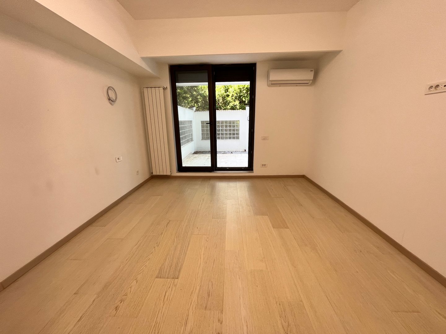 APARTAMENT SUPERB CU 5 CAMERE  LA INCHIRIERE PE SOSEAUA NORDULUI - Poză 9
