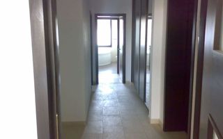 De vanzare apartament 3 camere| Voluntari |spatios cu vedere la padure - Poză 4