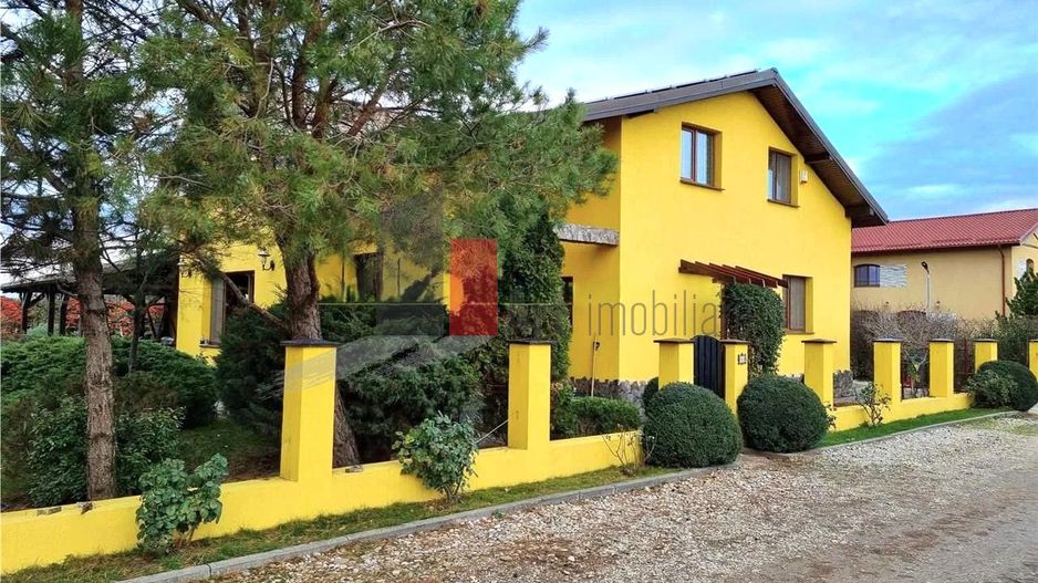 Vila superba cu gradina si panouri solare | Tancabesti - Poză 2