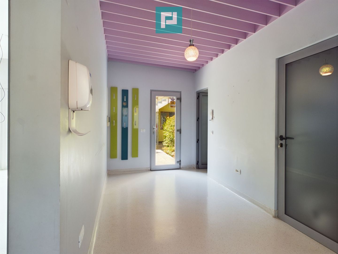 Vilă cu destinație multiplă situată ultracentral - Poză 14