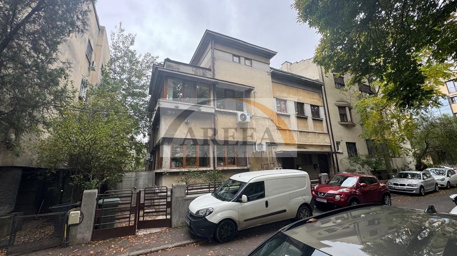 Vila generoasa in zona Capitale Victoriei Dorobanti - Poză 1