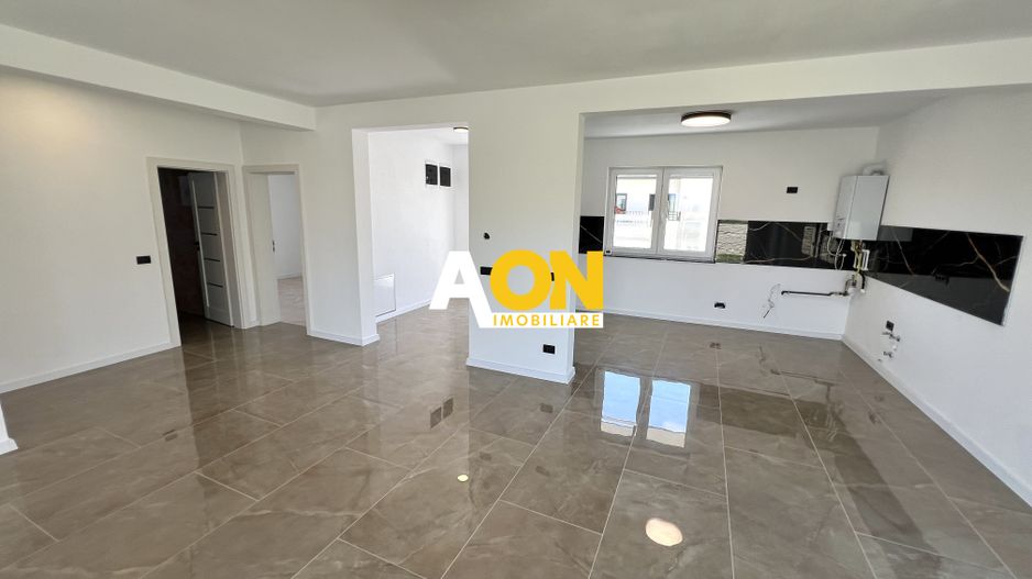 Casa individuala de vanzare, 3 camere, 2 bai - Poză 3