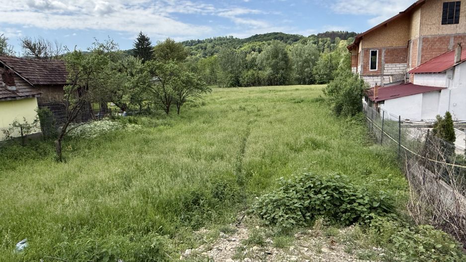 Parcela Teren intravilan plat -1200 mp-cu acces din strada principală - Poză 10