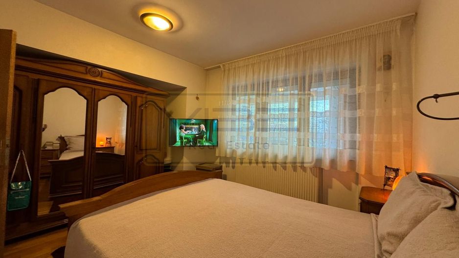 Apartament 3 camere 2 bai central Rond Podu Ros - Poză 11