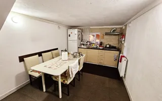 Casa spatioasa, 755 mp teren, Cetate, pretabila pentru birouri - Poză 17