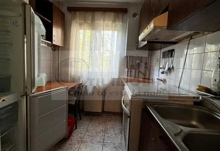 Apartament 4 camere et2/4 Podu Ros -599 EURO - Poză 6