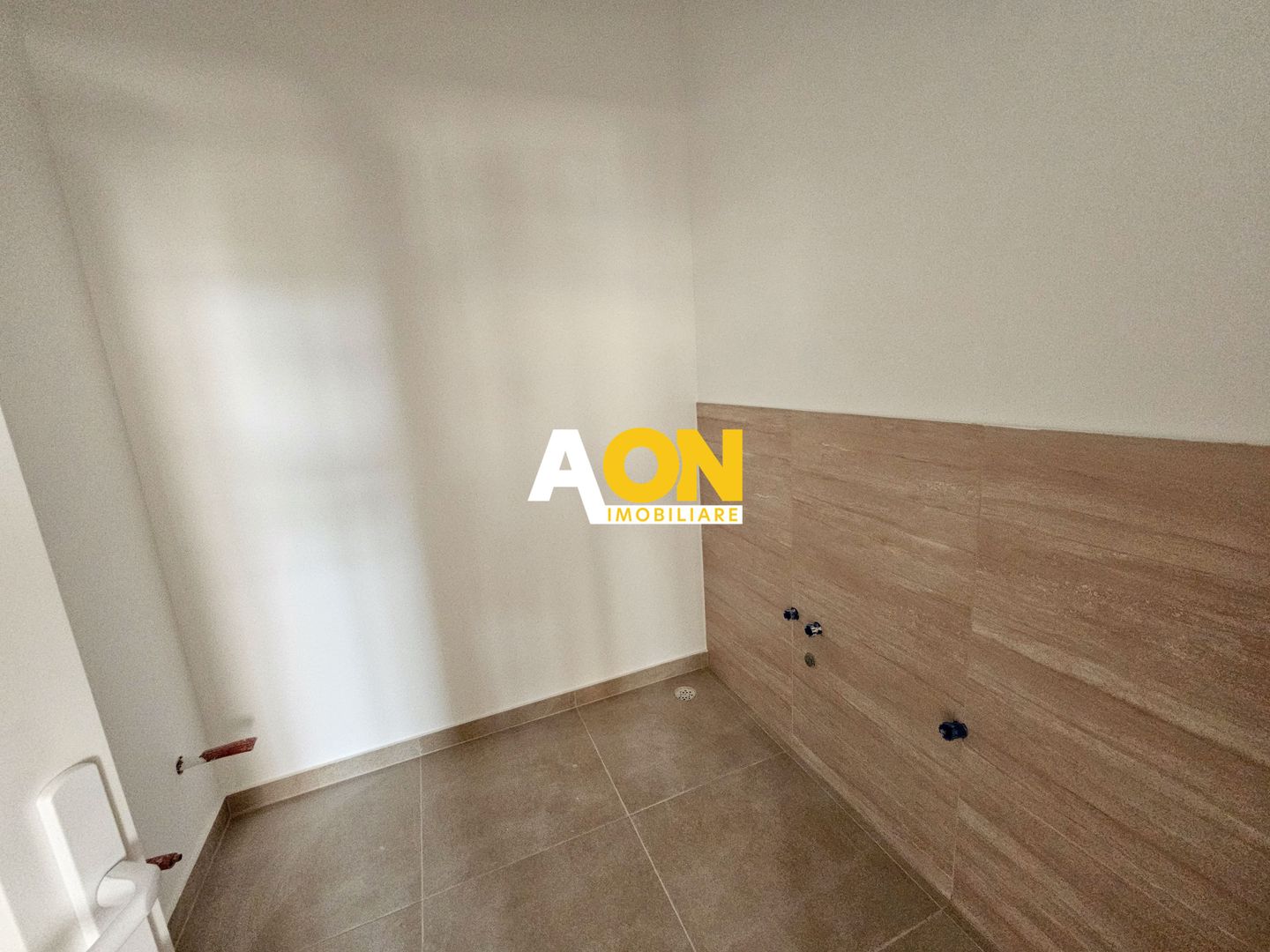 Spatiu nou de birouri, 59 mp + boxa 15 mp, zona Centru - Poză 5