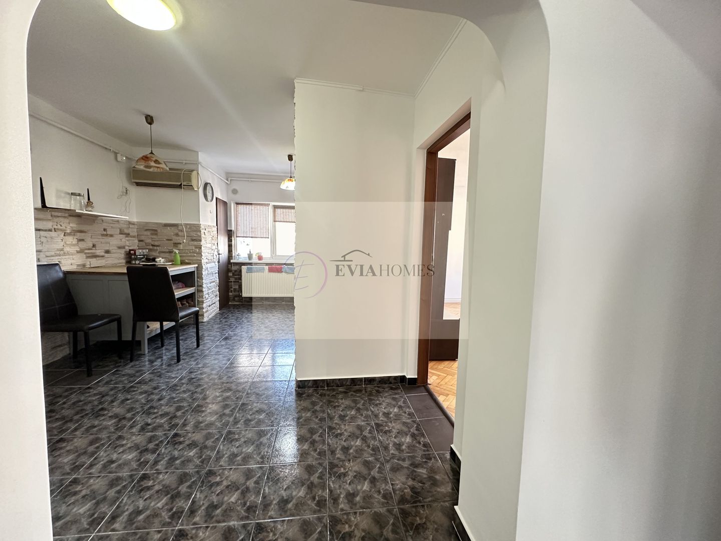 3 camere decomandate/Zona Bibliotecii Județene Octavian Goga - Poză 3