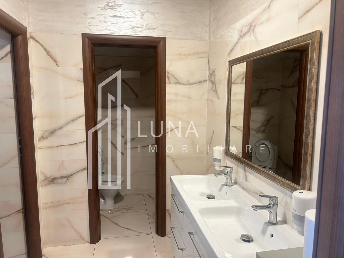 Spațiu comercial de închiriat – 140 m² utili, stradal, trafic intens - Poză 2