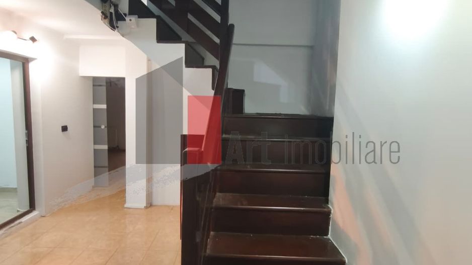 Casa Vanzare Giulesti 4 camere - Poză 3
