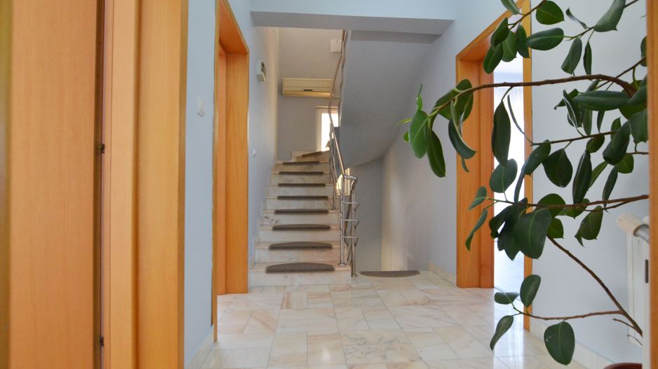 Inchiriem Vila individuala 6 camere cu panouri solare zona Pipera - Poză 30