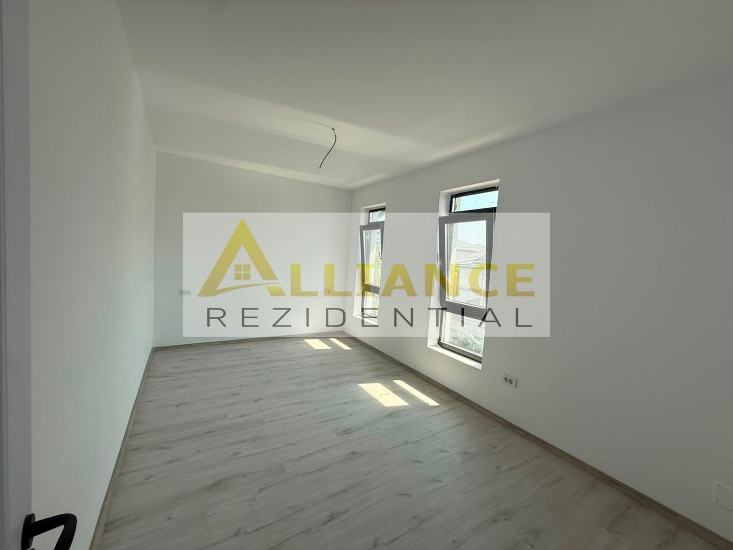 Vila individuala P+1E || 5 camere 2 bai || 275mp teren - Poză 6