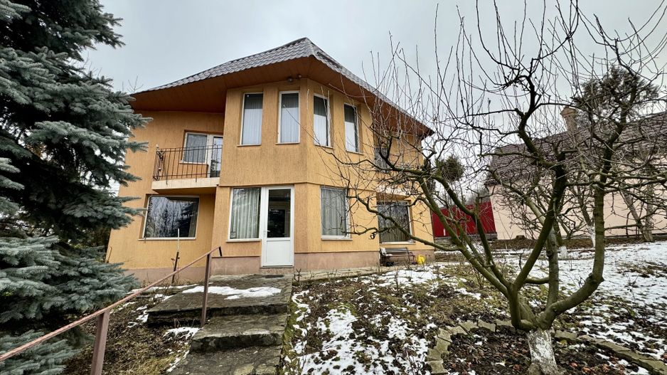 Casă individuală de vânzare în Săcele | Teren 781 mp | 3 Dormitoare - Poză 2