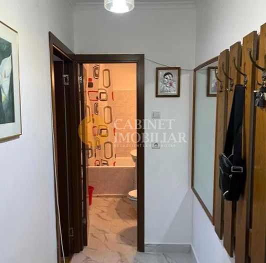 Billa-Gara Apartament 1 camere decomandat etaj intermediar- Liber - Poză 4