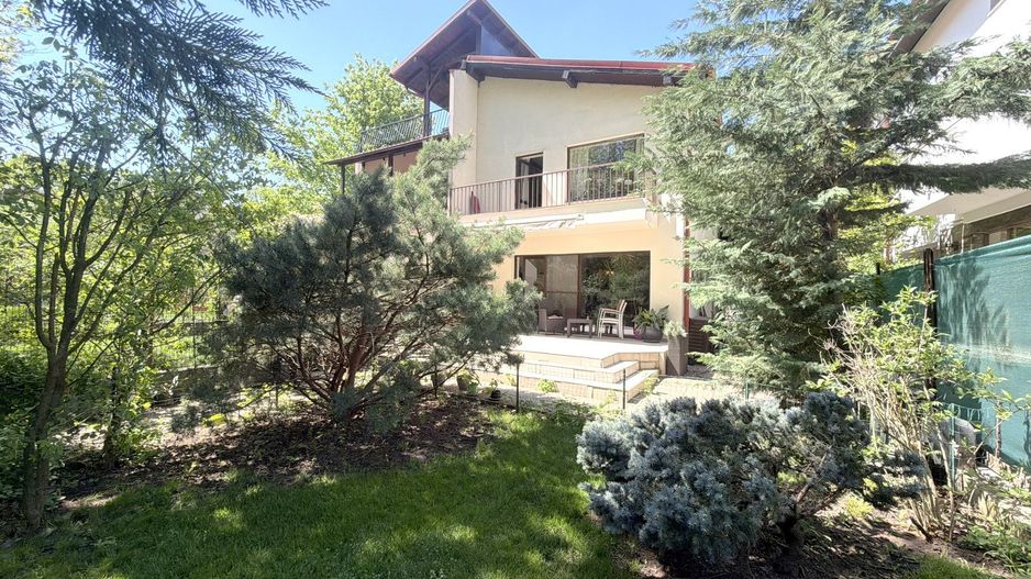 Vilă cu ieșire directă în Pădurea Băneasa – zonă Liceul Francez, Nord București - Poză 1