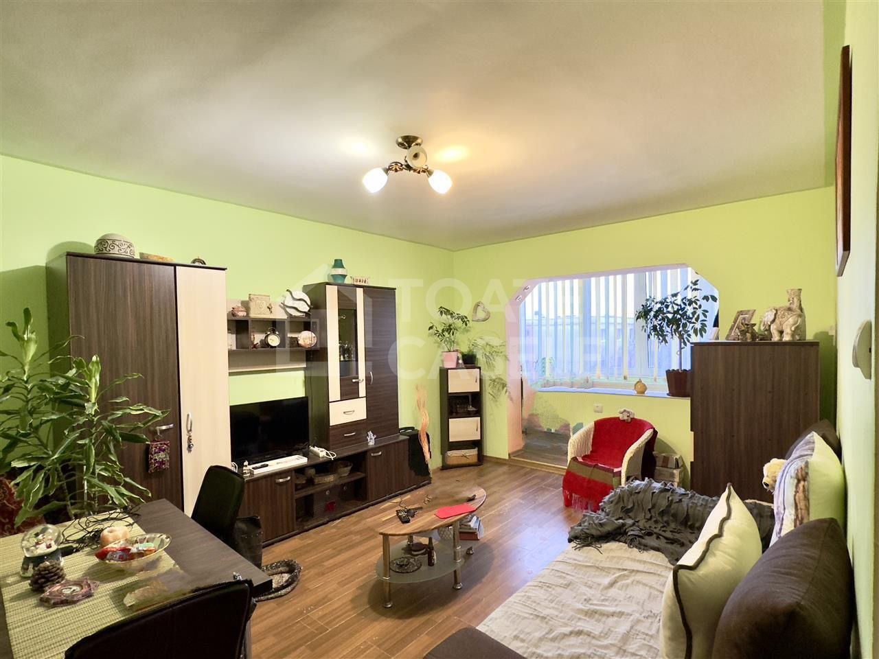 Apartament cu 3 camere, etaj intermediar, zona Dunarii - Poză 1