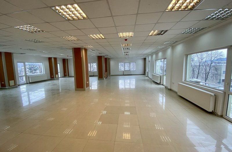 Spatiu comercial de inchiriat in zona centrala a Brasovului. - Poză 1