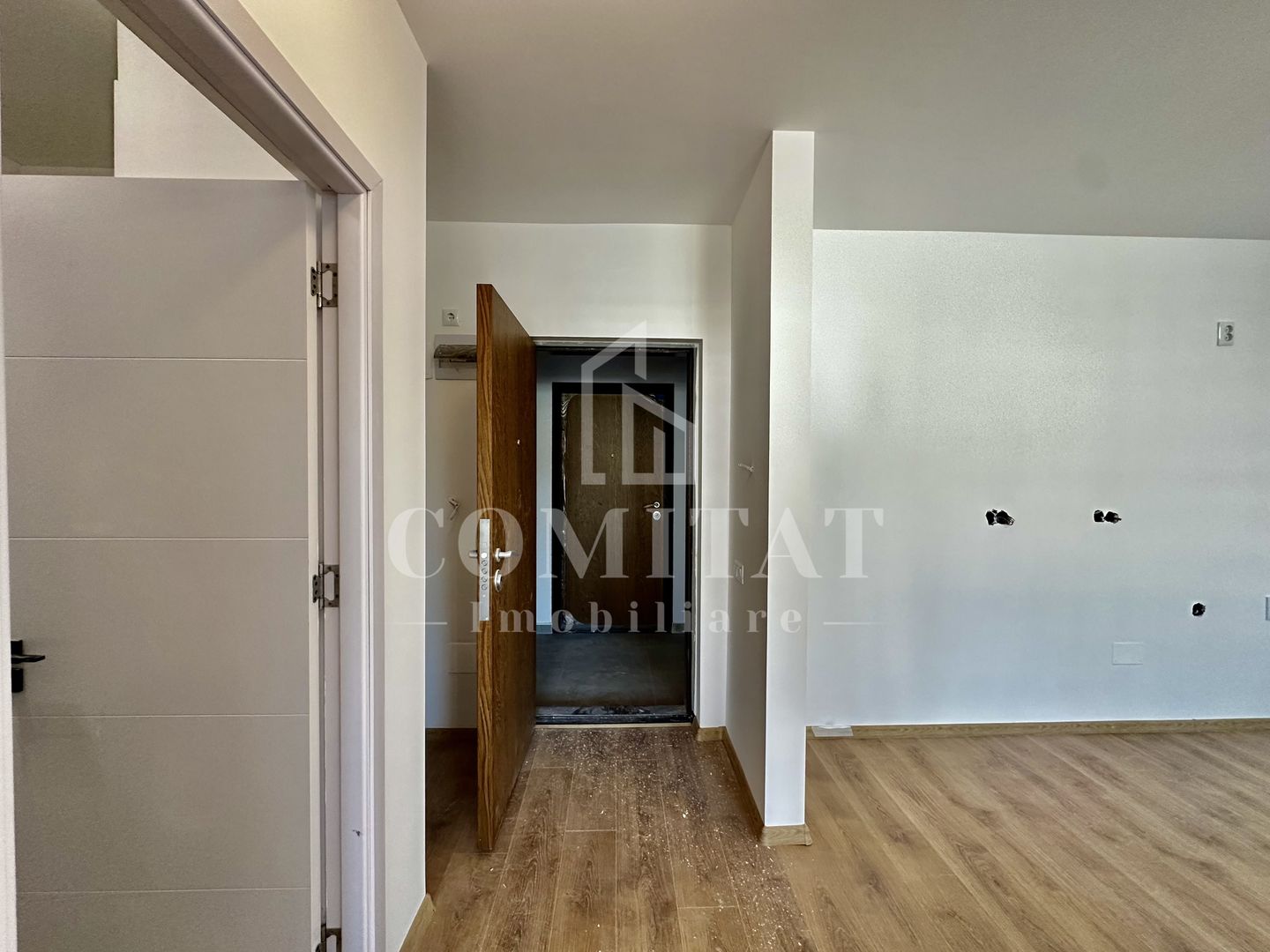 Apartament la etaj intermediar | Finisat | Eroilor - Poză 14
