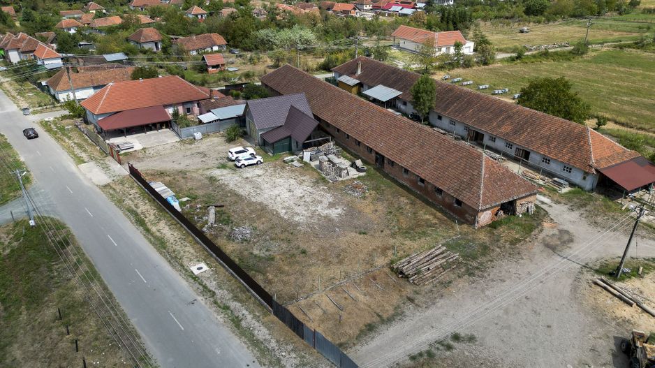 Casă tip duplex cu teren generos în Dezna - Poză 17