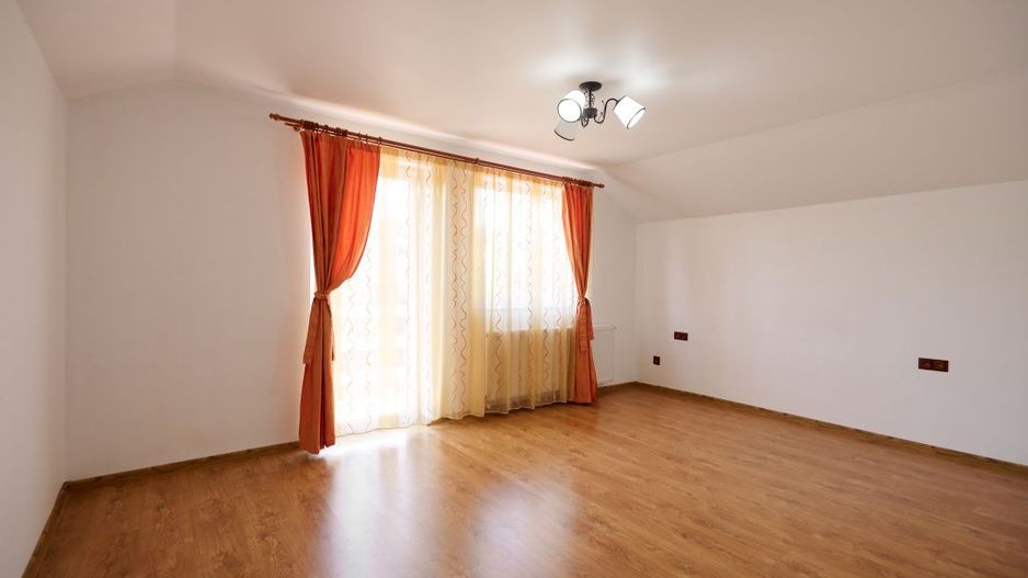 Casă individuală în Bascov -Uiasca- Liniște, confort și mutare imediată - Poză 4