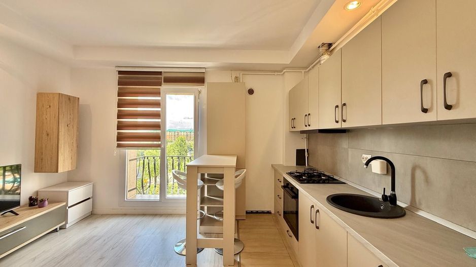 COSMOPOLIS - Apartament cu 2 camere tip studio, mobilat si utilat. - Poză 2