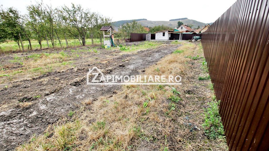 Casa 5 camere pe 1 nivel cu garaj si gard 176mp,1400mp teren - Poză 8
